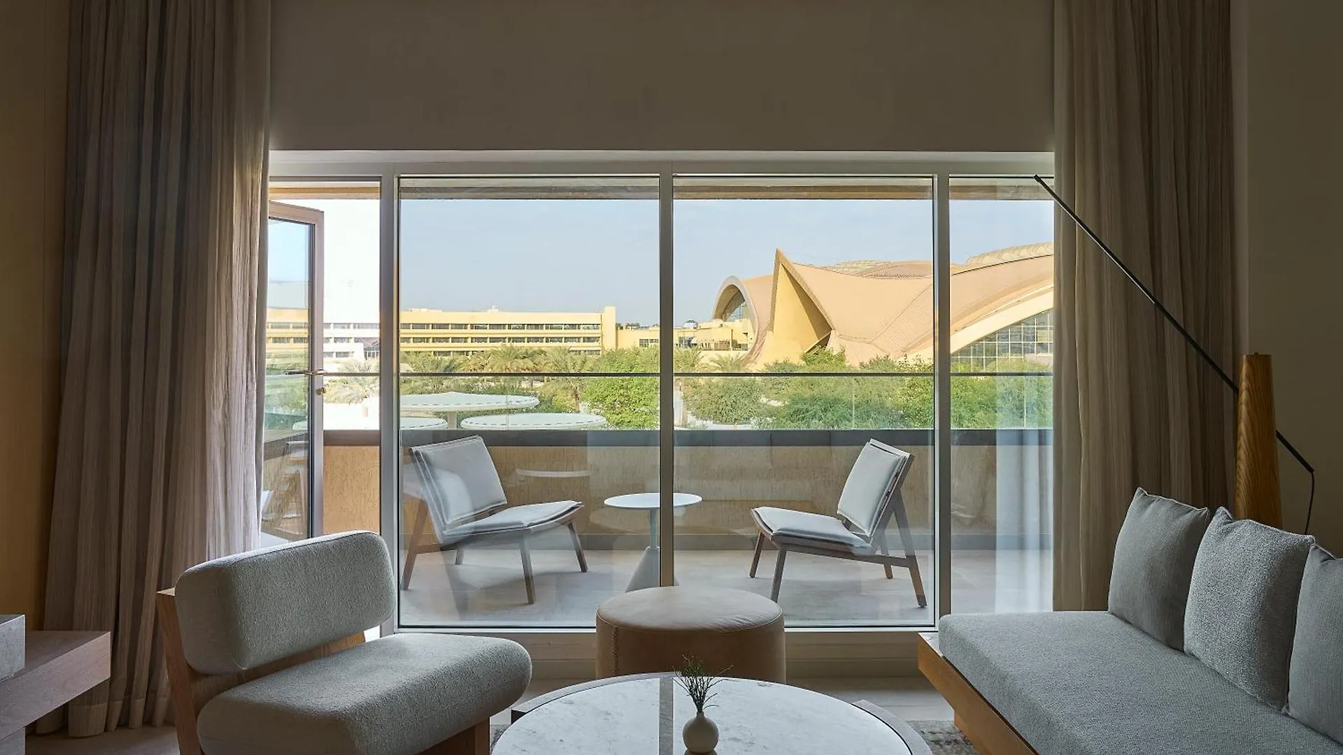 Erth Abu Dhabi Hotel 5*,