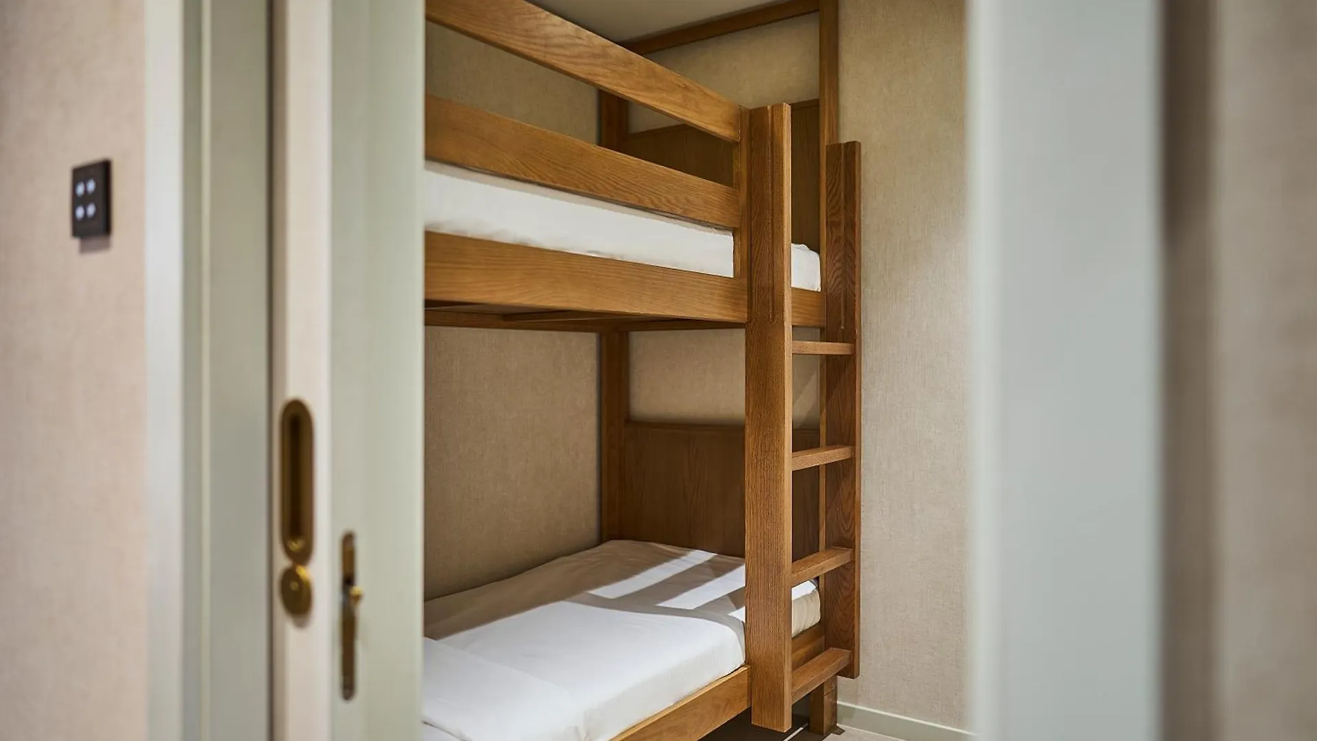 Erth Abu Dhabi Hotel 5*,  アラブ首長国連邦
