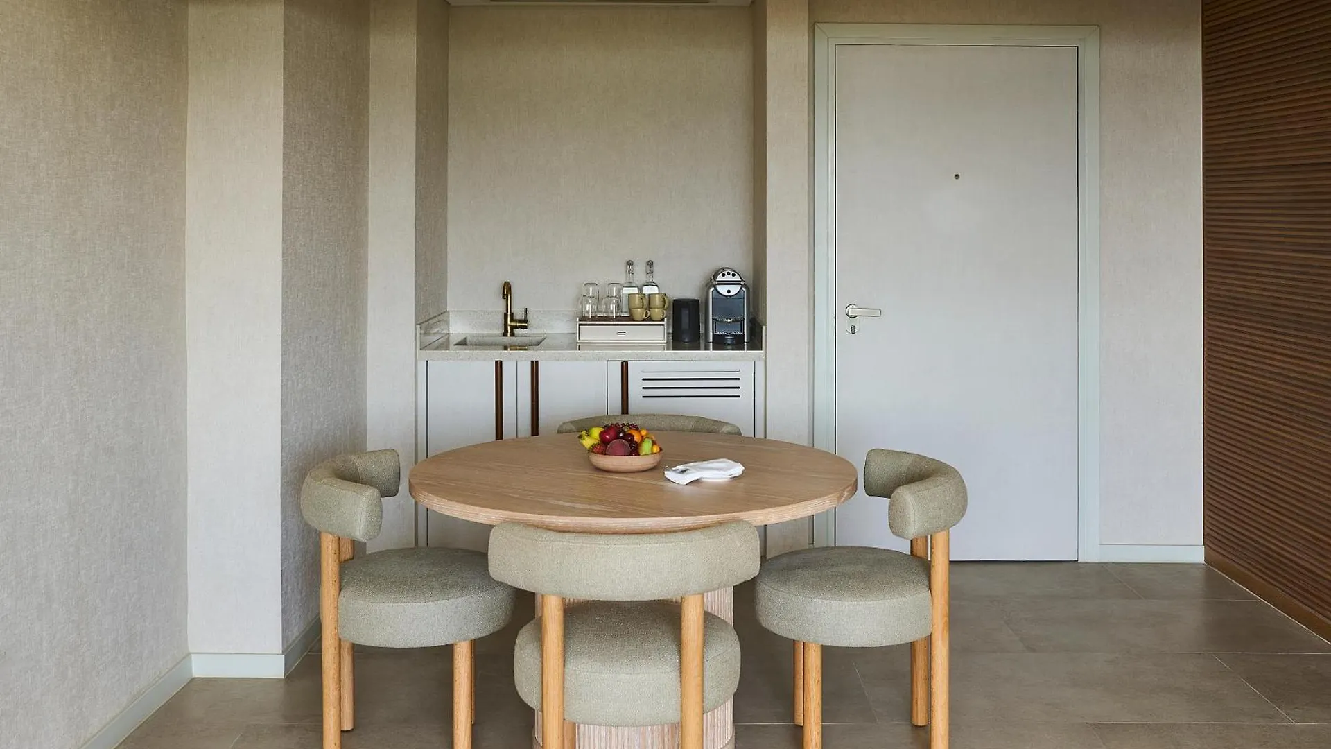 Erth Abu Dhabi Hotel リゾート