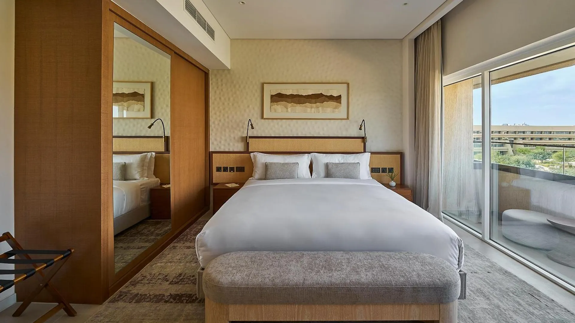 Erth Abu Dhabi Hotel Feriested