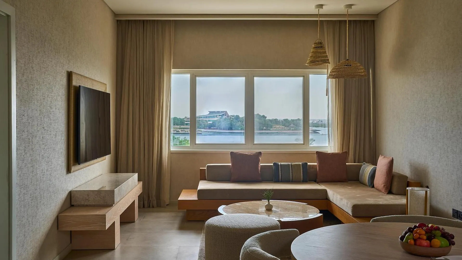 Erth Abu Dhabi Hotel 5*,